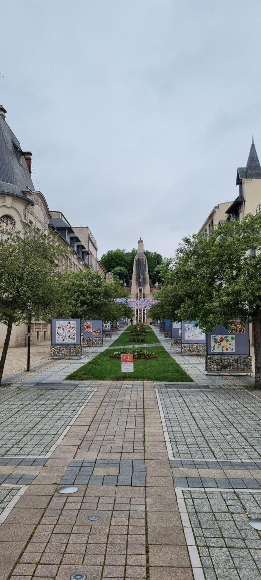 Auberge De Jeunesse - Hi Verdun Exteriör bild